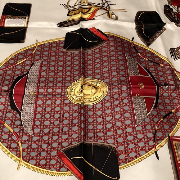 Hermes Classic Silk scarf - Picture 2 of 14